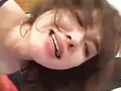 Piękna dziwka pieprzy się z facetem i sex darmowy filmik dostaje cum w ustach